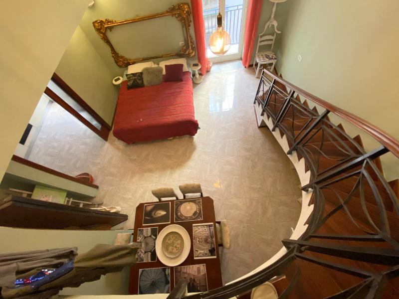 Цены на Casa Gioia, tra Palazzo Reale,Lungomare e Monte Echia в Неаполе
