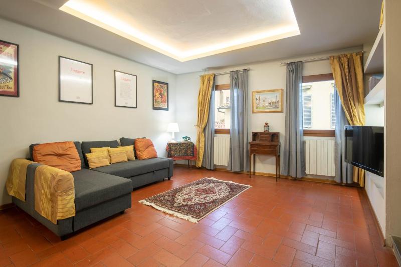 Borgo La Croce Apartment — забронировать отель в Флоренции