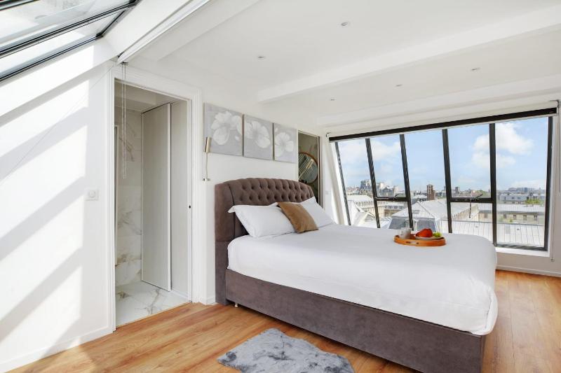 Exceptional triplex with terrace - Montmartre — отель в Париже, Франция