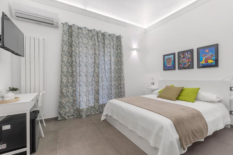 MolteVolte Rooms — забронировать отель в Палермо