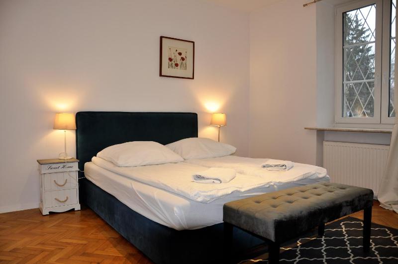 Prudentia Apartments Brzozowa — отель с удобным расположением в Варшаве