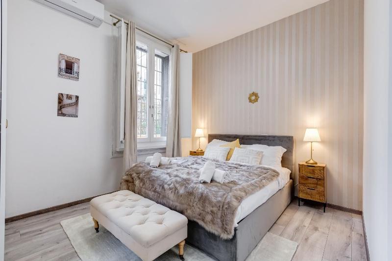 Jmartins Colosseo Suites — забронировать отель в Риме