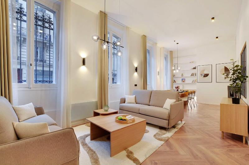 Chic apartment - 2BR-6P - Parc Monceau — комфортный отель в Париже