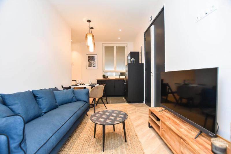 Chic apartment - 2BR-6P - Gare du Nord — отель с удобным расположением в Париже