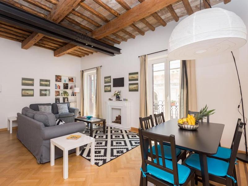 Trevi Fountain Luxury Apartment — отзывы гостей и цены
