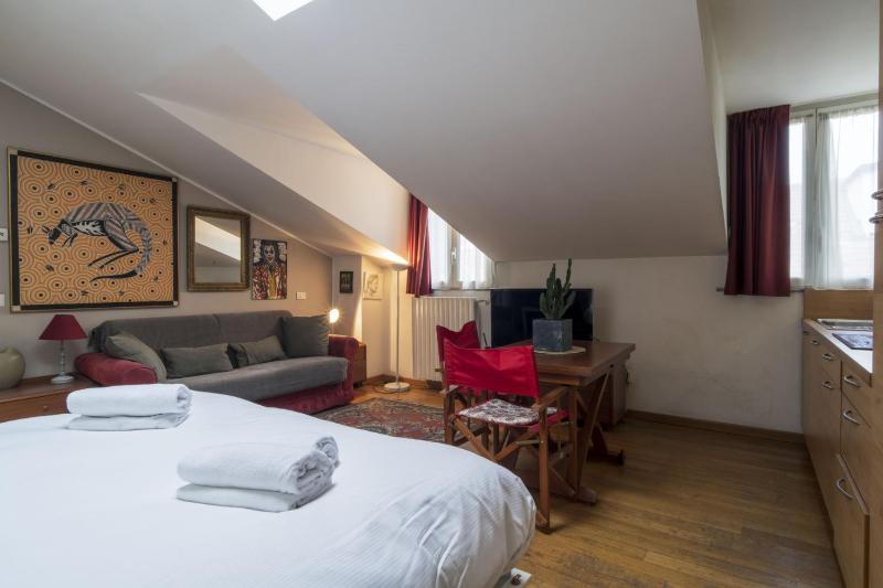 Easylife - Accogliente monolocale in zona Navigli — отель в Милане, Италия