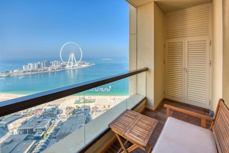Maison Privee - Sun Sand & Dubai Luxury at JBR Beach — комфортный отель в Дубае
