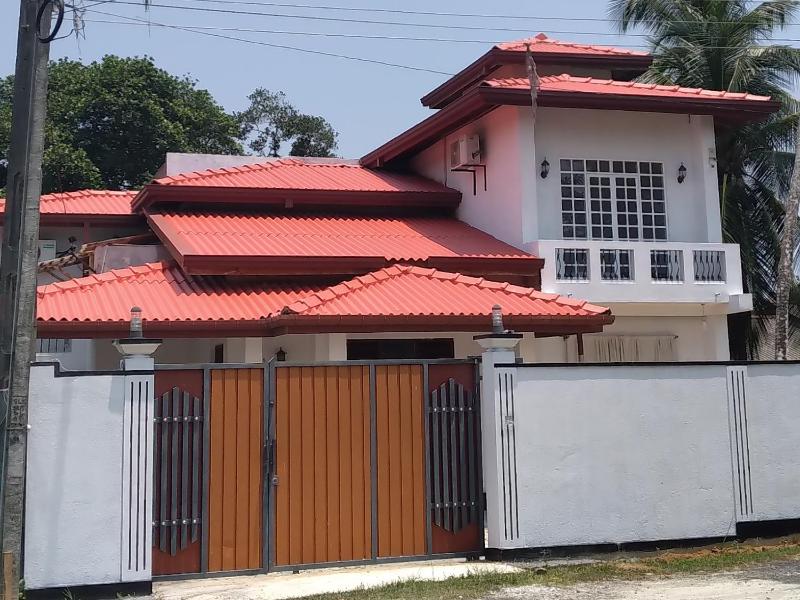 Center Point Villa Hikakduwa — отель с удобным расположением в Хиккадува