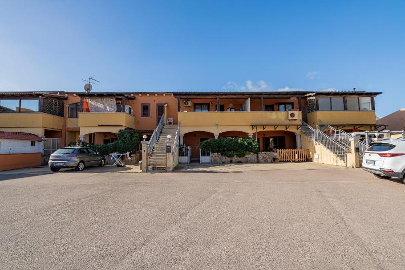 Casa Lucy a Olbia - Incantevole Appartamento con Terrazza