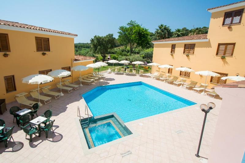 Cala Viola a Orosei - Lussuosi Appartamenti con Piscina