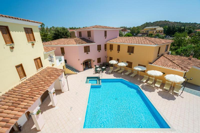 Cala Viola a Orosei - Lussuosi Appartamenti con Piscina