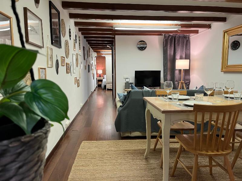 Actual Home Valencia — отель с удобным расположением в Барселоне