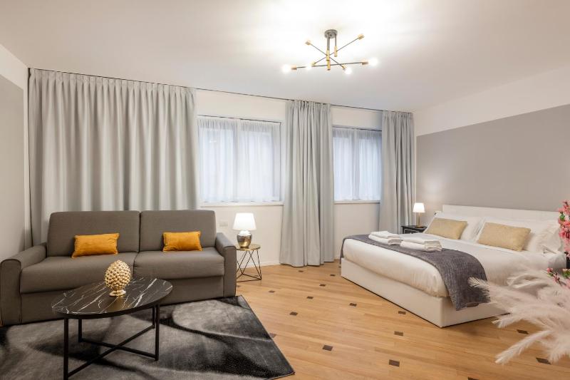 Milan Duomo Suites — отель в Милане, Италия
