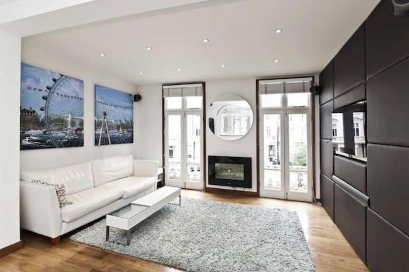 Designer 2 bedroom Pimlico — отель с удобным расположением в Лондоне
