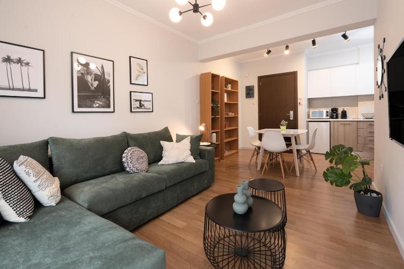 Modern Apartment in Exarchia — комфортный отель в Афины