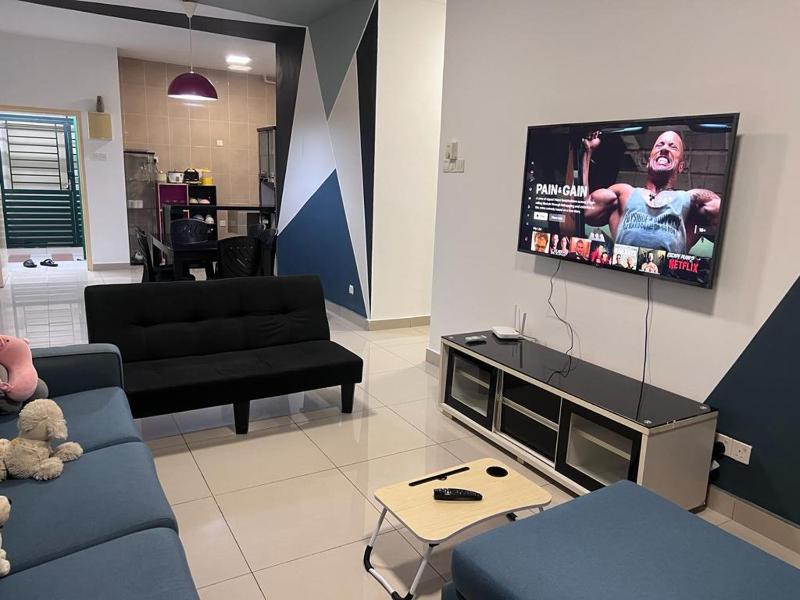 Цены на Oug Parklane 3br2b Spacious House for a big family в Куала-Лумпуре