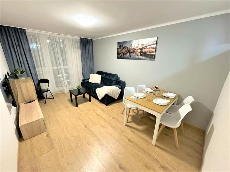 EXCLUSIVE 3BR! Apartment IN CITY CENTER +NETFLIX! — забронировать отель в Варшаве