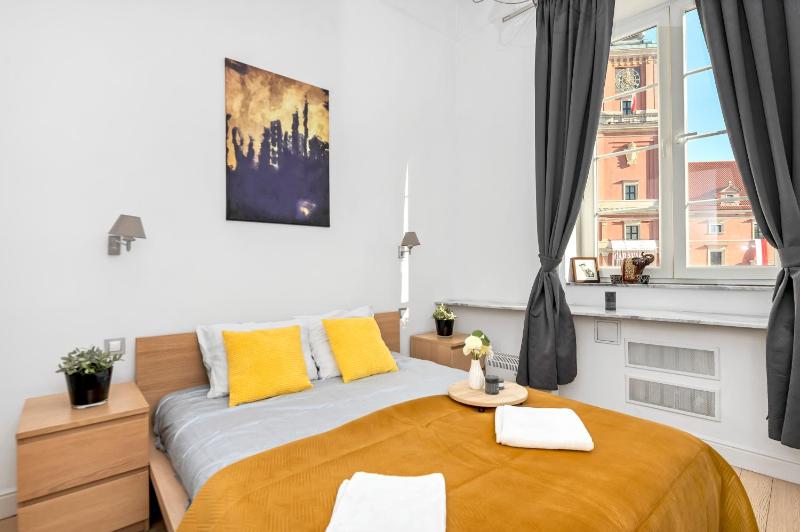 Amazing apartment on plac Zamkowy — отель в Варшаве, Польша