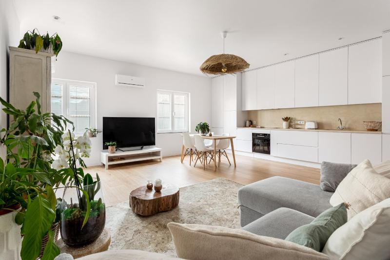 ALTIDO Stylish flat near Botanical Garden — забронировать отель в Лиссабоне