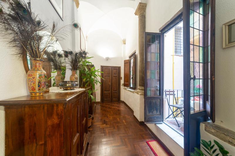 Cartari, Renaissance flat a few steps from piazza Navona and Vatican — забронировать отель в Риме