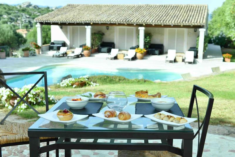 Lu Pastruccialeddu ad Arzachena - Guesthouse con piscina