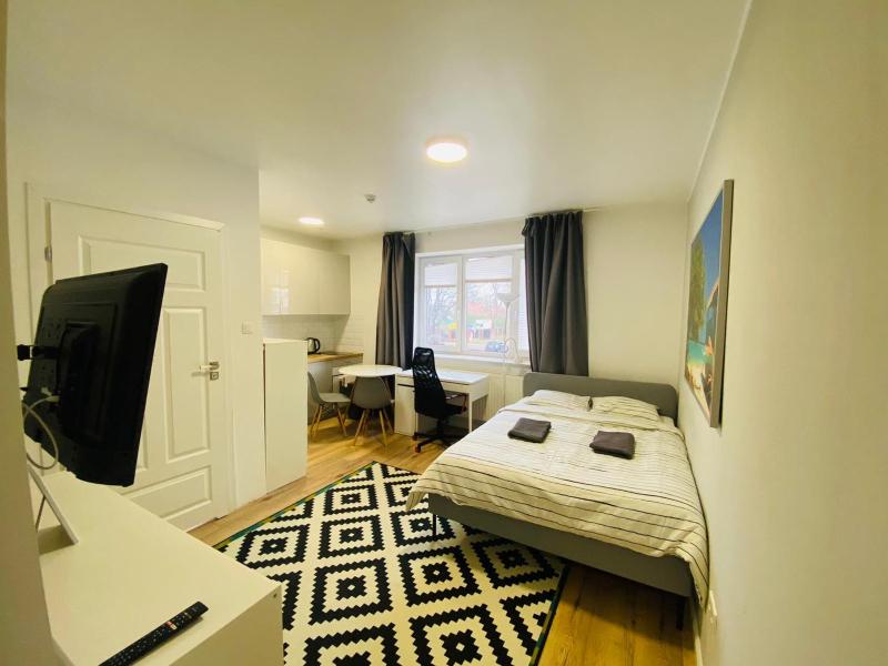 BEZAGENTA MOZART5 Studio easy access to city Wifi — забронировать отель в Варшаве