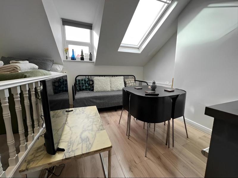 Loft studio Shepherd's Bush London near everything — комфортный отель в Лондоне
