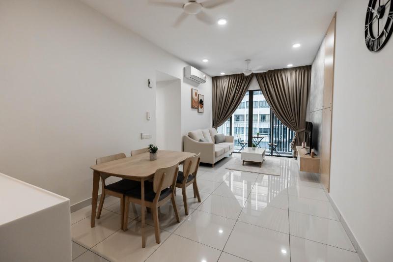 Millerz Square 5 mins to Midvalley, 8km to KLCC, Netflix Sky Pool Sky Gym — отель в Куала-Лумпуре, Малайзия