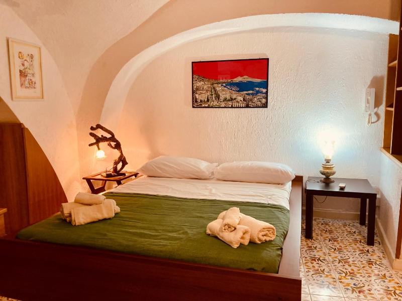Apt Decumano Napoli city center @SpaccaNapoli — отель с удобствами в Неаполе