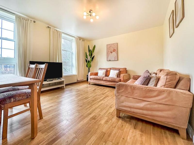 Spacious 4 Bed Flat Near London 02 Arena Greenwich — отель в Лондоне, Соединенное Королевство