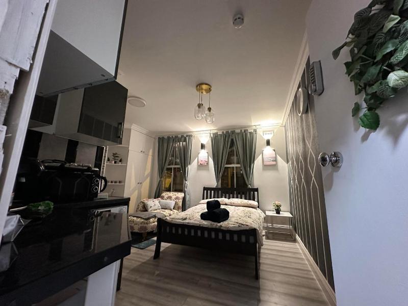 Fabulous Apartment to Acton town — отель с удобствами в Лондоне