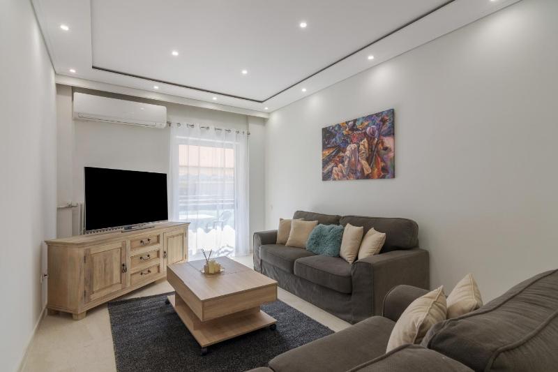 Spacious and Stylish Flat For 4 Ppl — отель с удобствами в Афины