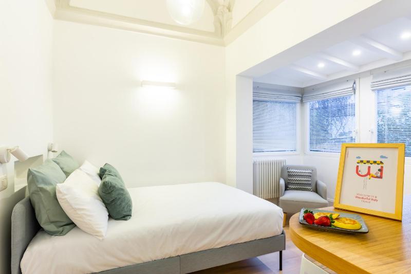 Cozy Studio in Chiaia district by Wonderful Italy — комфортный отель в Неаполе