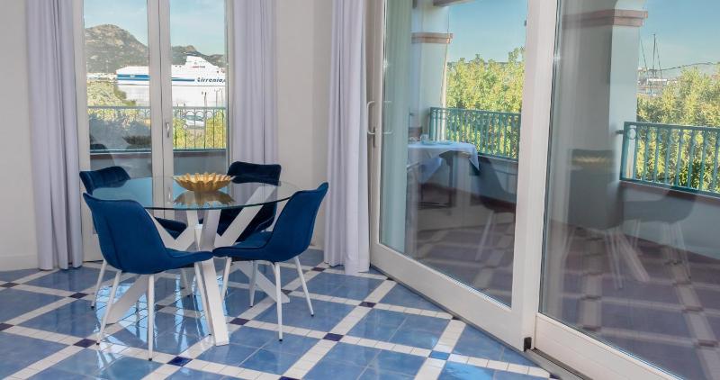 Acqua Marina a Olbia - Lussuoso appartamento vista mare