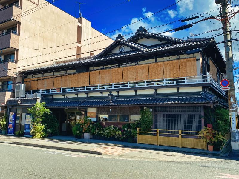 Ryokan Sawaya Honten — отель с удобным расположением в Киото