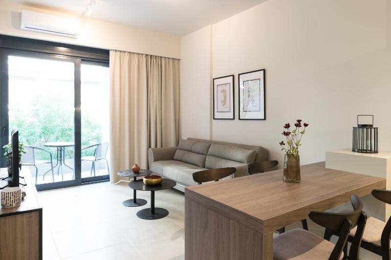 Voda Luxury Residence #102 - Acropolis View Rooftop — отель с удобствами в Афины
