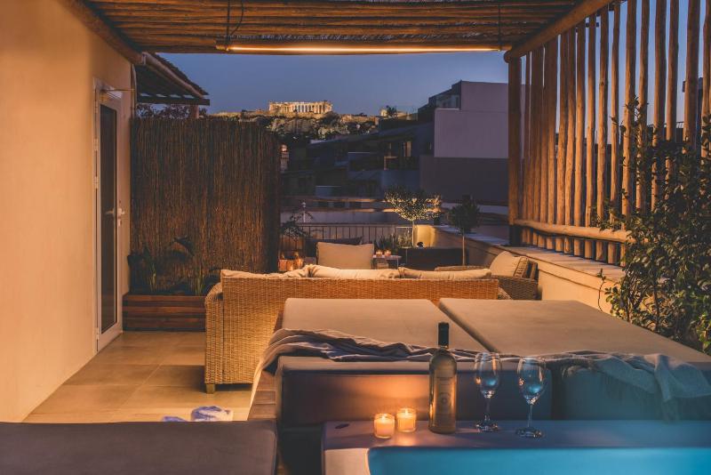 Цены на Luxury Apartment with Acropolis view Terrace and Jacuzzi in the Heart of Athens - Living Stone Azurite в Афины