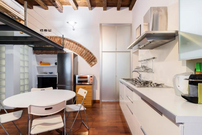 Trendy flat in wonderful Navigli area — комфортный отель в Милане