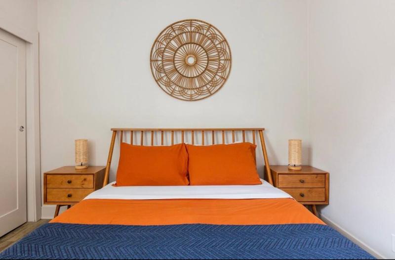 Tulum Vibes 1 Bedroom Apartment near Boats in Marina Del Rey — отель с удобствами в Лос-Анджелесе