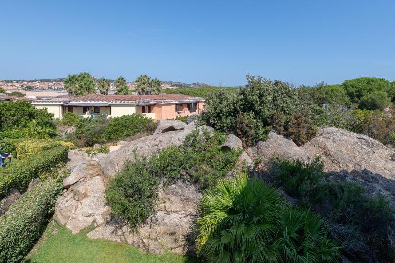 Happy Rentals a Palau - Lussuosi Appartamenti con Pool