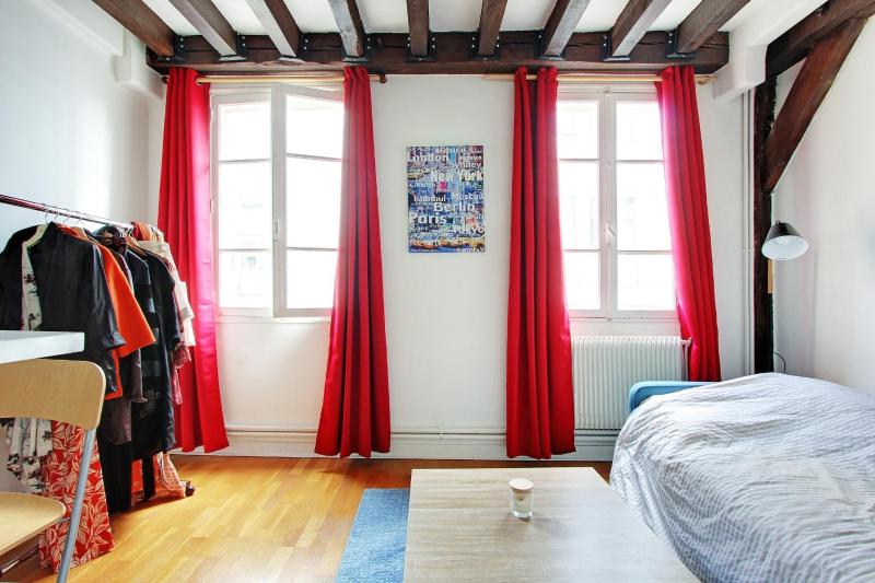 Цены на Quartier Latin - Charmant studio - Bail mobilite в Париже