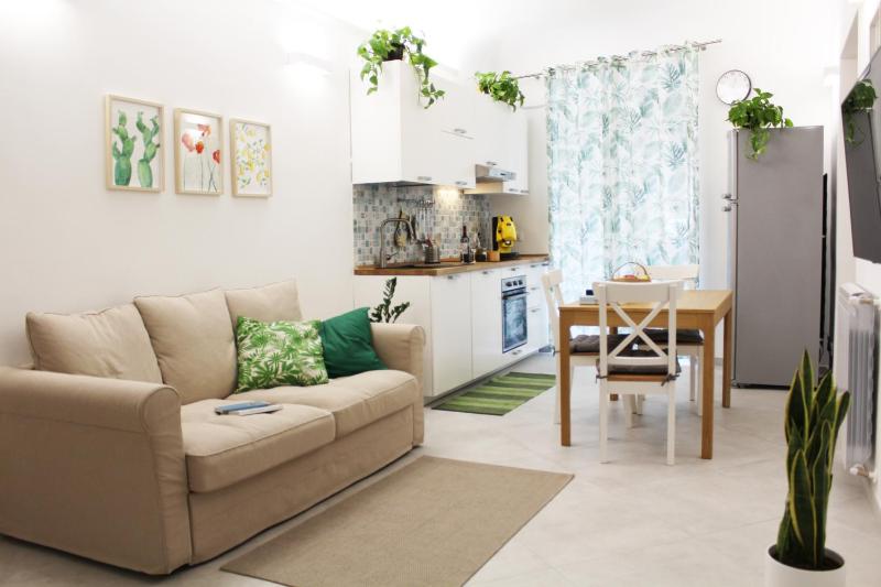 Цены на Domus Florea - Apartment in the old town в Палермо