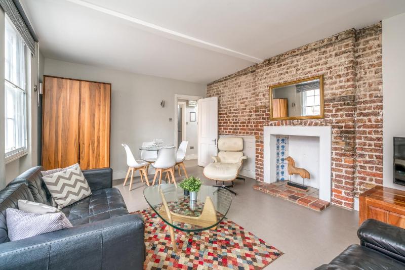 Trendy Apartment in Central Soho - Piccadilly — комфортный отель в Лондоне