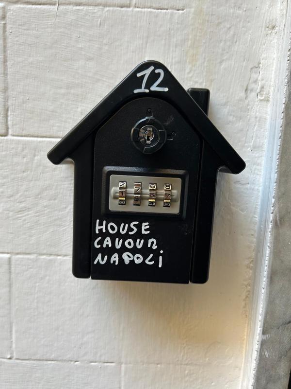 Цены на HOUSE CAVOUR NAPOLI в Неаполе