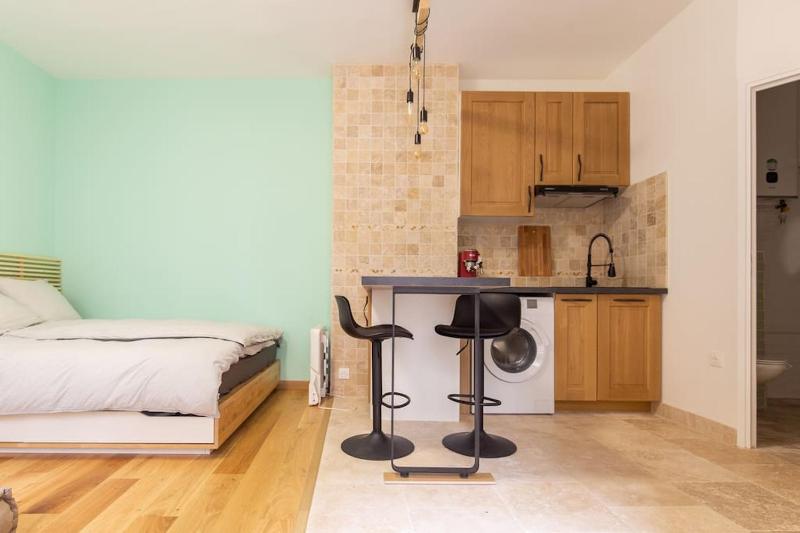 Cosy Studio full heart of Paris — отель в Париже, Франция