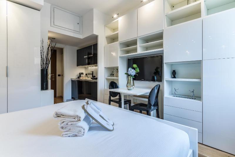 BePlace Cenacolo Apartments — отель с удобствами в Милане