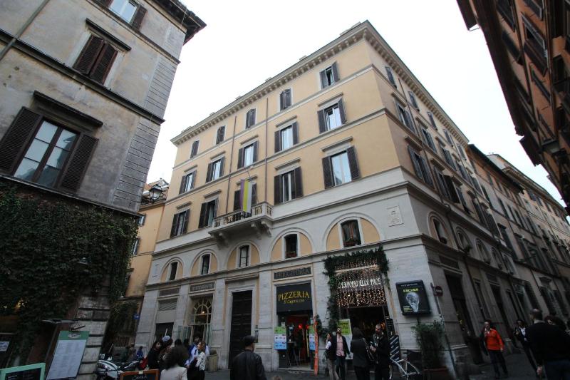 Locanda Navona — отель с удобным расположением в Риме