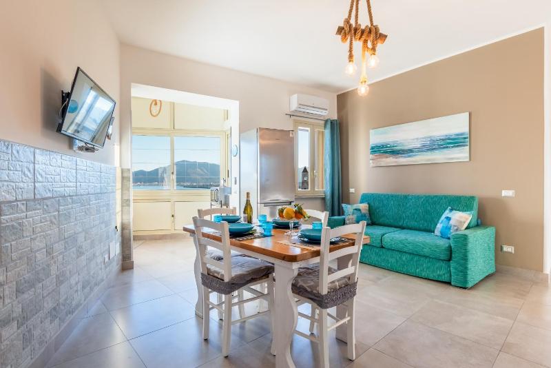 Casa De Paoli - Luminosissimo appartamento vista mare con parcheggio privato — комфортный отель в Палермо