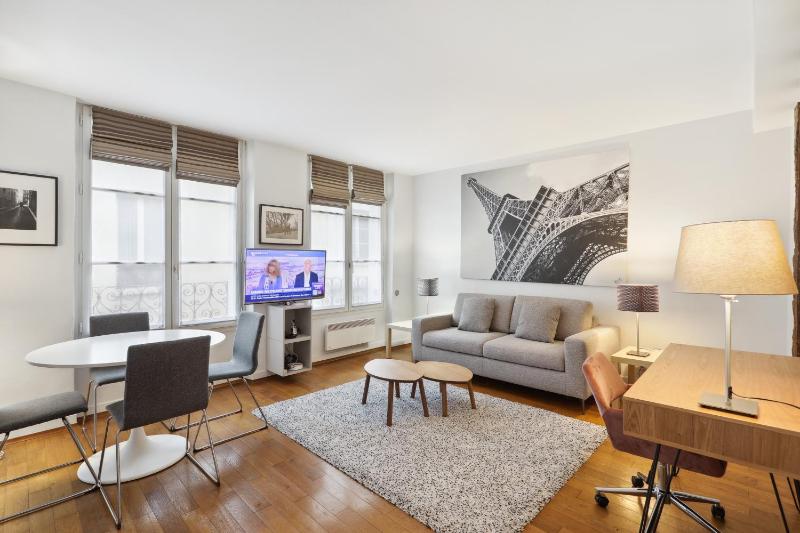Apartments for Work in City Center — отель с удобным расположением в Париже