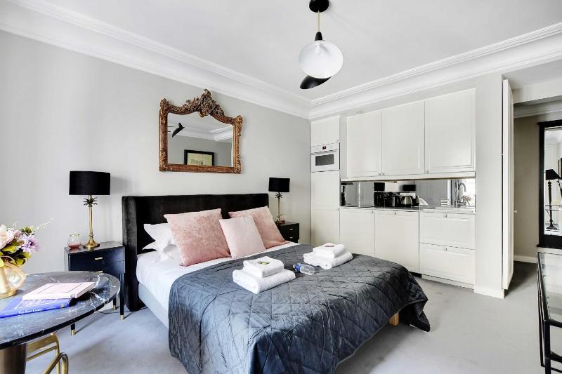 Charming studio - 1BR-2P - Louvre Rivoli — отель в Париже, Франция